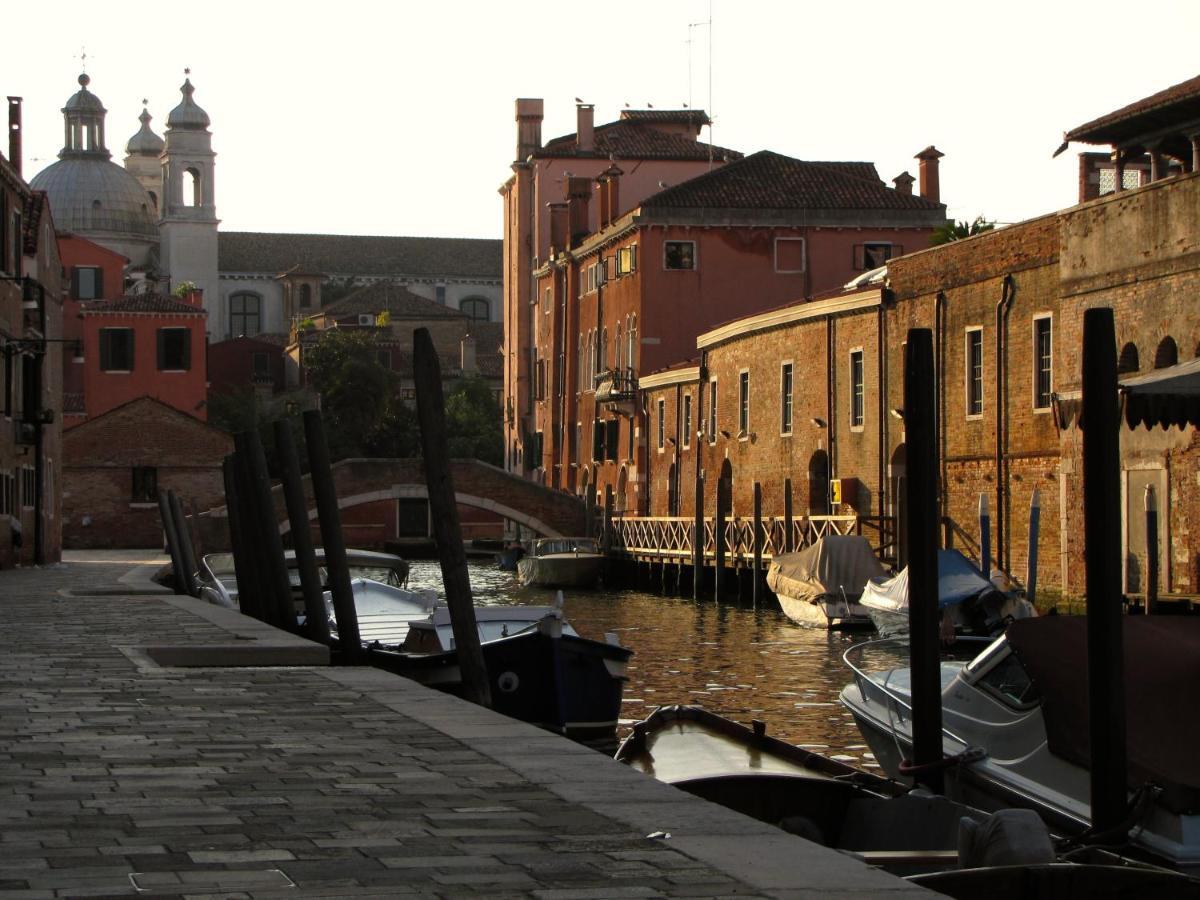 Ca' San Trovaso - 6 Rooms Venice Exterior photo